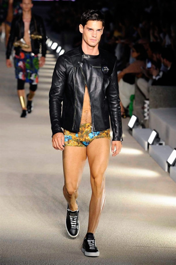 Fotoservizio/SS 2017/MEN/DIRK BIKKEMBERGS/DP2/0