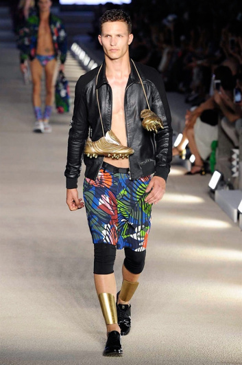 Fotoservizio/SS 2017/MEN/DIRK BIKKEMBERGS/DP2/1