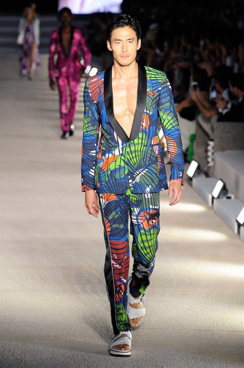 Fotoservizio/SS 2017/MEN/DIRK BIKKEMBERGS/DP2/4