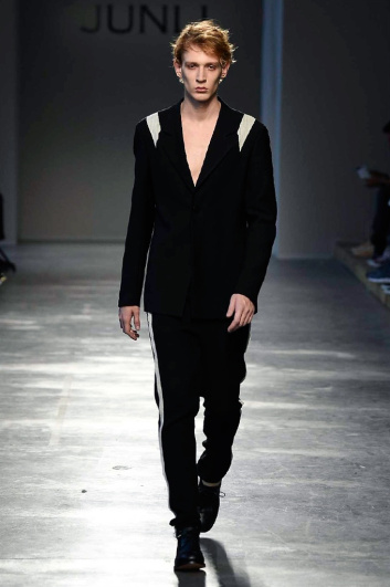 Fotoservizio/SS 2017/MEN/JUN LI SUPPORTED BY CNMI/DP2/0