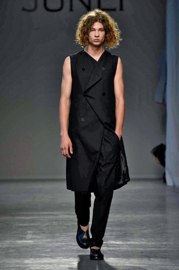 Fotoservizio/SS 2017/MEN/JUN LI SUPPORTED BY CNMI/DP2/2