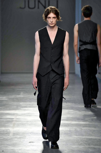 Fotoservizio/SS 2017/MEN/JUN LI SUPPORTED BY CNMI/DP2/0