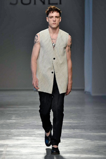 Fotoservizio/SS 2017/MEN/JUN LI SUPPORTED BY CNMI/DP2/1