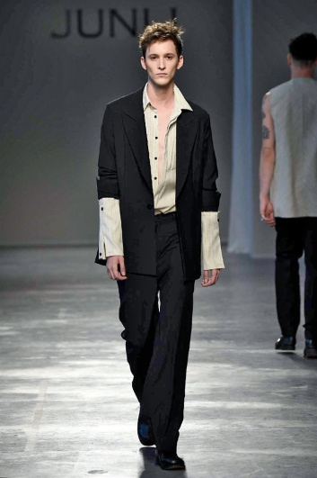 Fotoservizio/SS 2017/MEN/JUN LI SUPPORTED BY CNMI/DP2/2