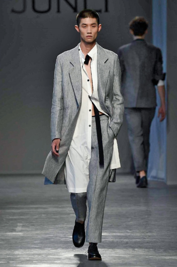 Fotoservizio/SS 2017/MEN/JUN LI SUPPORTED BY CNMI/DP2/0