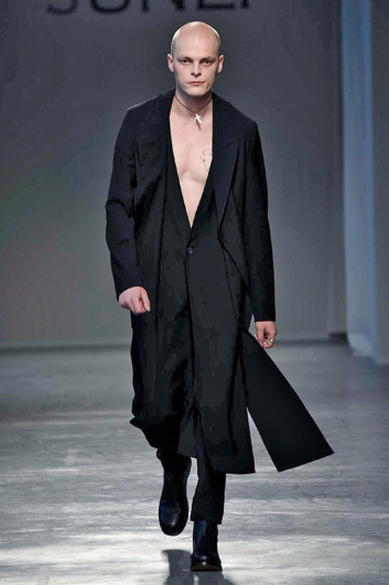 Fotoservizio/SS 2017/MEN/JUN LI SUPPORTED BY CNMI/DP2/2