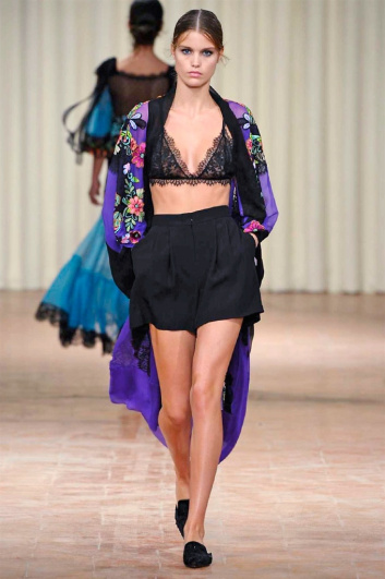 Fotoservizio/SS 2017/WOMEN/ALBERTA FERRETTI/DP2/9