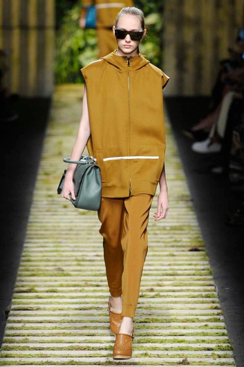 Fotoservizio/SS 2017/WOMEN/MAX MARA/DP2/2