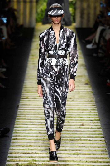 Fotoservizio/SS 2017/WOMEN/MAX MARA/DP2/10
