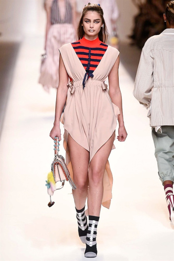 Fotoservizio/SS 2017/WOMEN/FENDI/DP2/9