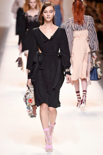 Fotoservizio/SS 2017/WOMEN/FENDI/DP2/0