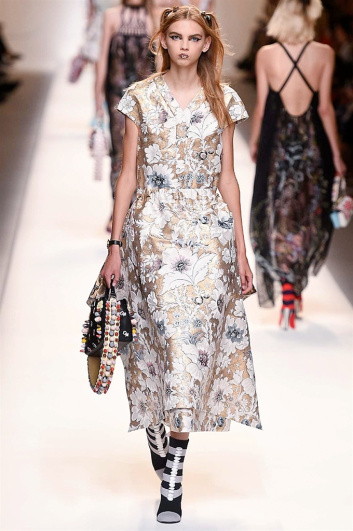 Fotoservizio/SS 2017/WOMEN/FENDI/DP2/4