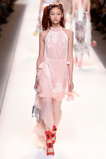 Fotoservizio/SS 2017/WOMEN/FENDI/DP2/4