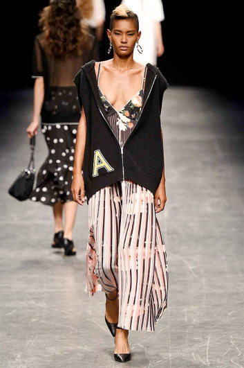 Fotoservizio/SS 2017/WOMEN/ANTEPRIMA/DP2/3