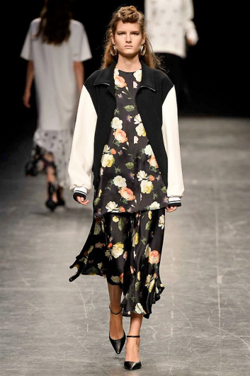 Fotoservizio/SS 2017/WOMEN/ANTEPRIMA/DP2/6