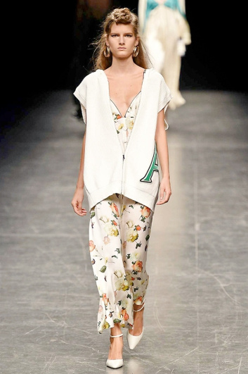 Fotoservizio/SS 2017/WOMEN/ANTEPRIMA/DP2/1