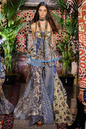 Fotoservizio/SS 2017/WOMEN/ROBERTO CAVALLI/DP2/1