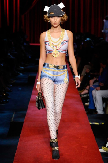 Fotoservizio/SS 2017/WOMEN/MOSCHINO/DP2/4