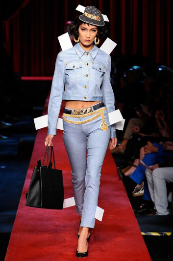 Fotoservizio/SS 2017/WOMEN/MOSCHINO/DP2/0