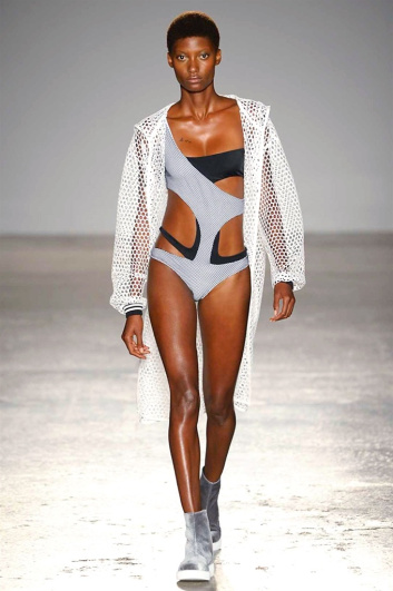 Fotoservizio/SS 2017/WOMEN/CRISTIANO BURANI/DP2/13