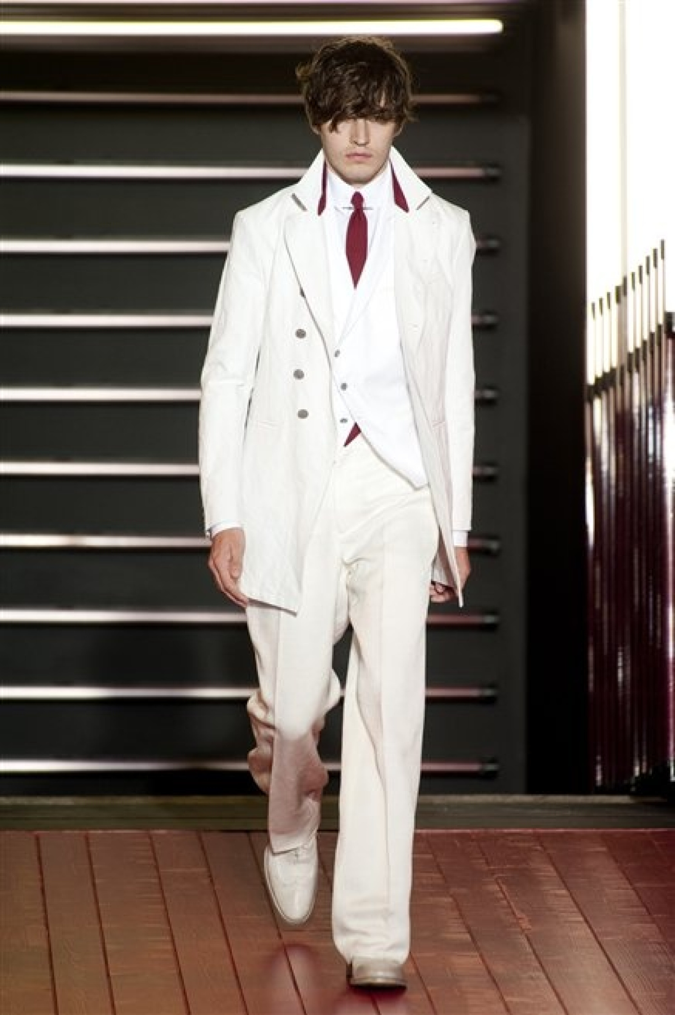 JOHN VARVATOS – YOUTHFUL ELEGANCE