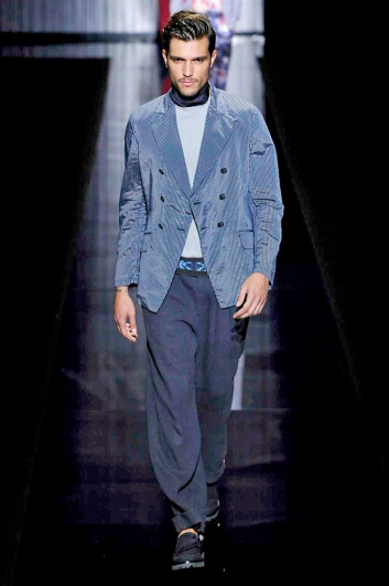 Fotoservizio/SS 2017/WOMEN/GIORGIO ARMANI/DP2/5