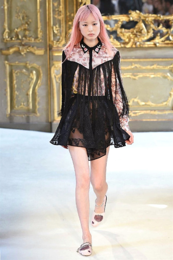 Fotoservizio/SS 2017/WOMEN/GIAMBA/DP2/1