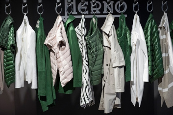 Fotoservizio/SS 2017/WOMEN/HERNO/DP2/9