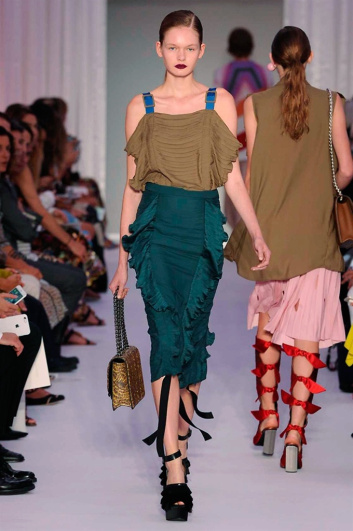 Fotoservizio/SS 2017/WOMEN/MARCO DE VINCENZO/DP2/1