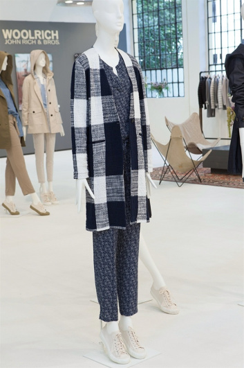 Fotoservizio/SS 2017/WOMEN/WOOLRICH JOHN RICH & BROS/DP2/8