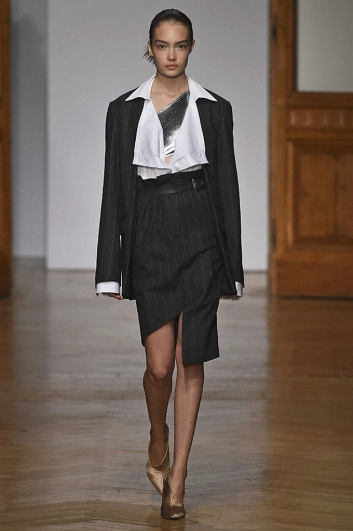 Fotoservizio/SS 2017/WOMEN/AQUILANO.RIMONDI/DP2/8