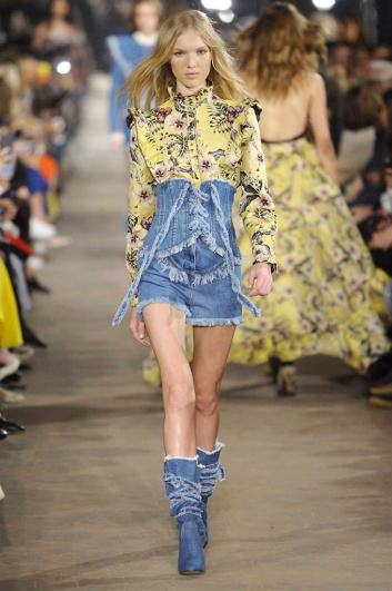 Fotoservizio/SS 2017/WOMEN/PHILOSOPHY DI LORENZO SERAFINI/DP2/14