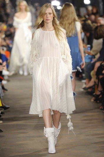 Fotoservizio/SS 2017/WOMEN/PHILOSOPHY DI LORENZO SERAFINI/DP2/4