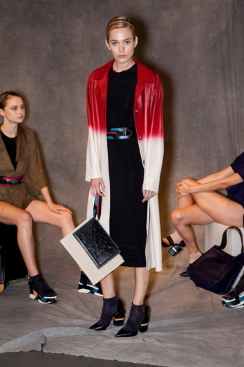 Fotoservizio/SS 2017/WOMEN/DESA NINETEENSEVENTYTWO/DP2/13