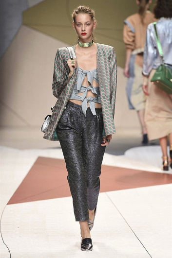 Fotoservizio/SS 2017/WOMEN/TRUSSARDI/DP2/12