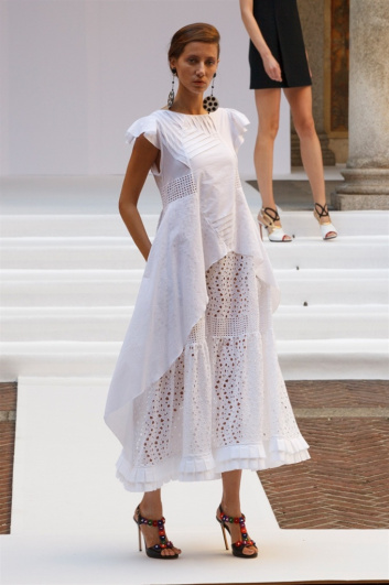Fotoservizio/SS 2017/WOMEN/CAPUCCI/DP2/1