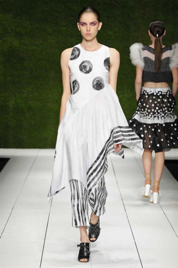 Fotoservizio/SS 2017/WOMEN/LAURA BIAGIOTTI/DP2/3