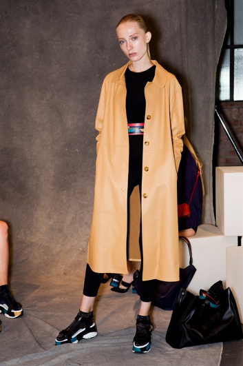 Fotoservizio/SS 2017/WOMEN/DESA NINETEENSEVENTYTWO/DP2/1