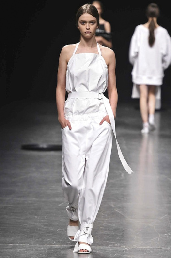 Fotoservizio/SS 2017/WOMEN/LUCIO VANOTTI/DP2/0
