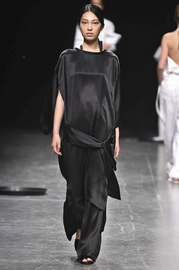 Fotoservizio/SS 2017/WOMEN/LUCIO VANOTTI/DP2/2