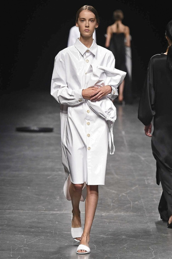 Fotoservizio/SS 2017/WOMEN/LUCIO VANOTTI/DP2/3
