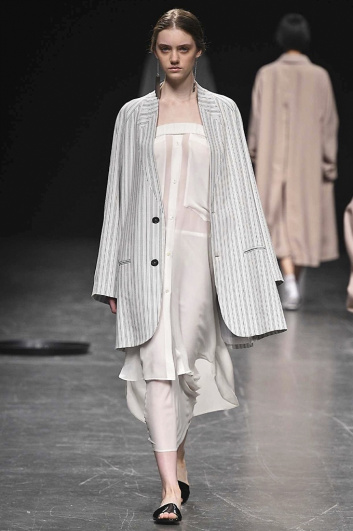 Fotoservizio/SS 2017/WOMEN/LUCIO VANOTTI/DP2/7