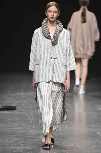 Fotoservizio/SS 2017/WOMEN/LUCIO VANOTTI/DP2/0