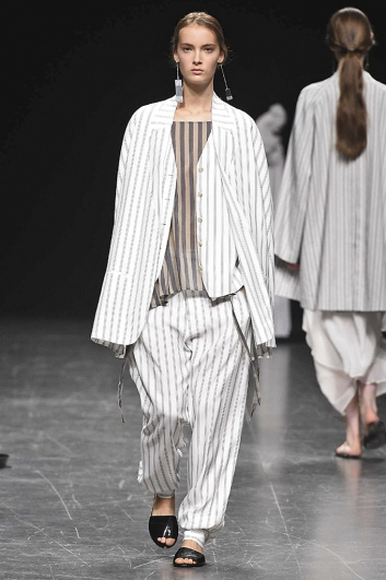 Fotoservizio/SS 2017/WOMEN/LUCIO VANOTTI/DP2/1