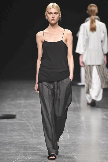 Fotoservizio/SS 2017/WOMEN/LUCIO VANOTTI/DP2/0