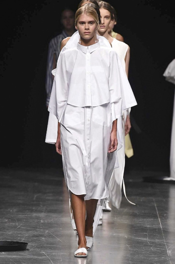 Fotoservizio/SS 2017/WOMEN/LUCIO VANOTTI/DP2/0