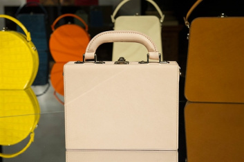 Fotoservizio/SS 2017/WOMEN/BERTONI 1949/DP2/8
