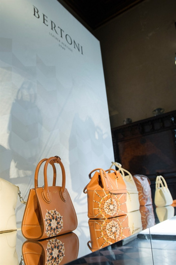 Fotoservizio/SS 2017/WOMEN/BERTONI 1949/DP2/100