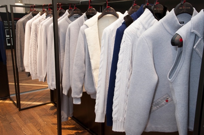Fotoservizio/FW 2017-2018/MEN/KITON/DP2/44