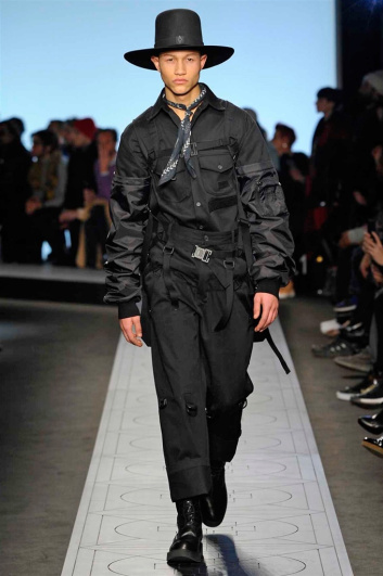 Fotoservizio/FW 2017-2018/MEN/MARCELO BURLON COUNTY OF MILAN/DP2/15